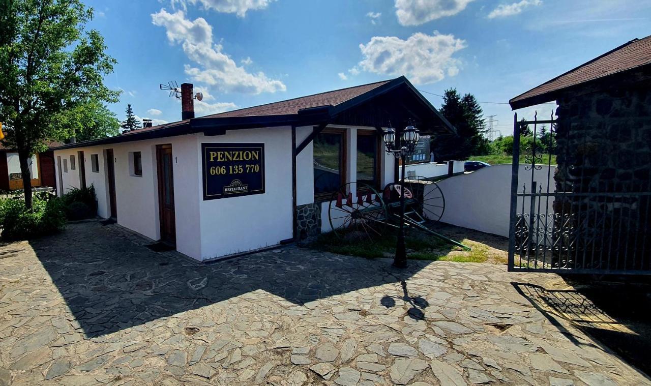 Katerina Restaurant A Penzion Rozvadov Dış mekan fotoğraf