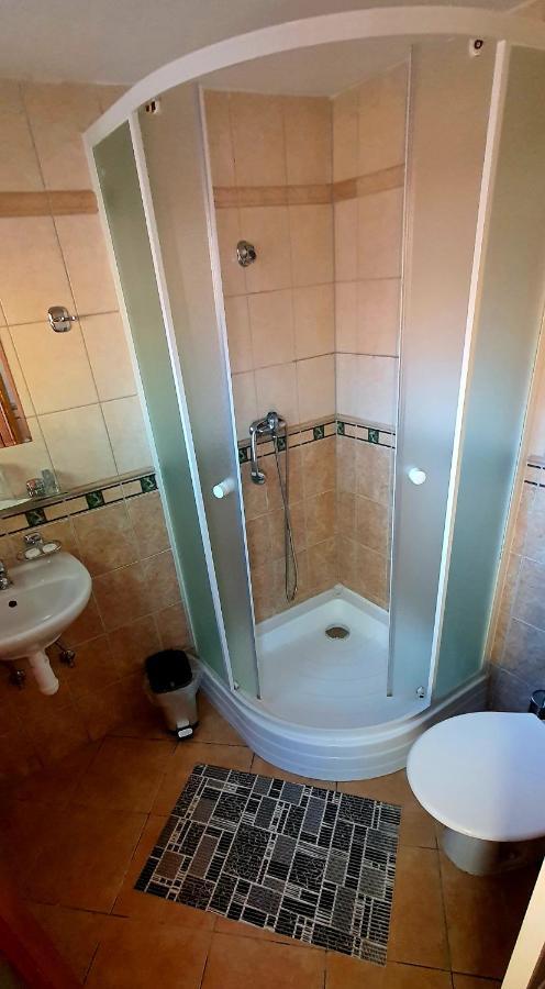 Katerina Restaurant A Penzion Rozvadov Dış mekan fotoğraf