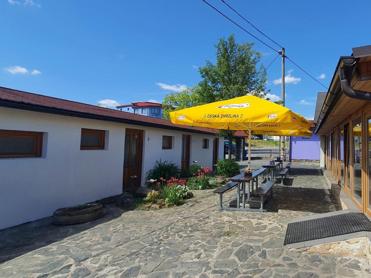 Katerina Restaurant A Penzion Rozvadov Dış mekan fotoğraf