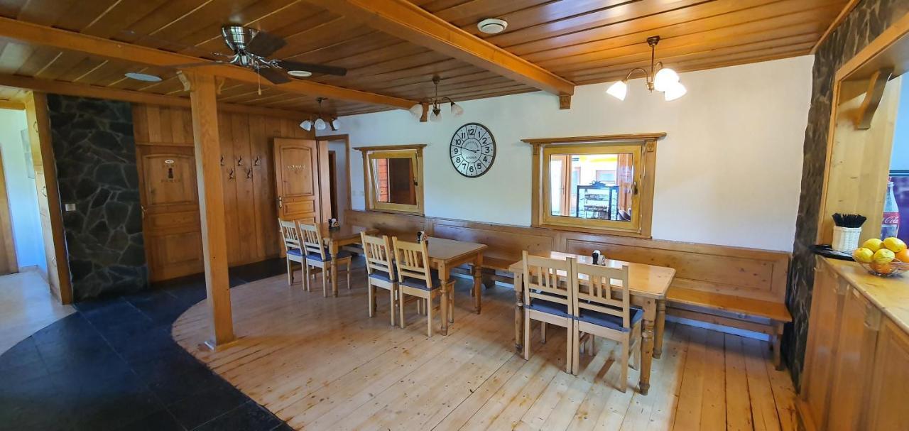 Katerina Restaurant A Penzion Rozvadov Dış mekan fotoğraf